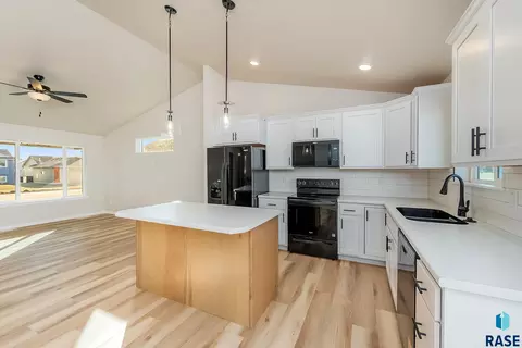 Kitchen - 617 N Juniper St, Lennox, SD 57039 photo 1 of 3