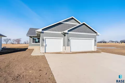 Other - 617 N Juniper St, Lennox, SD 57039 photo 2 of 7
