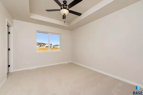 Bedroom - 617 N Juniper St, Lennox, SD 57039 photo 2 of 4