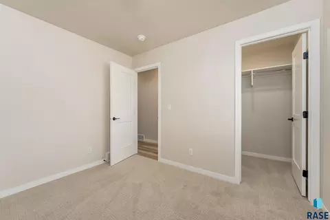 Bedroom - 617 N Juniper St, Lennox, SD 57039 photo 3 of 4