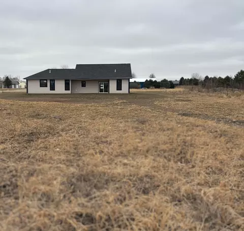 Exterior - 336 Purdue St, Vermillion, SD 57069 photo 4 of 7