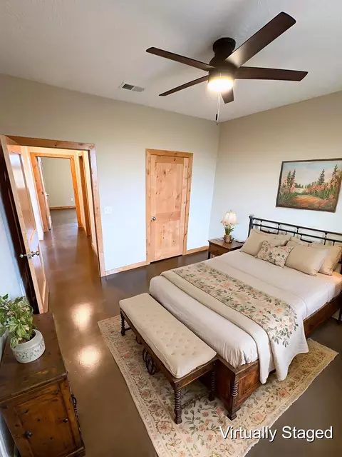 Bedroom - 336 Purdue St, Vermillion, SD 57069 photo 3 of 4