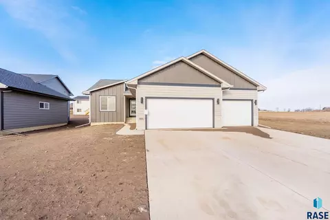 905 N Independent St, Lennox, SD 57039