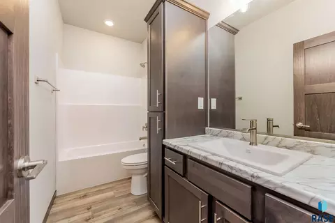 Bath - 920 E Dutch St, Tea, SD 57064 photo 3 of 3