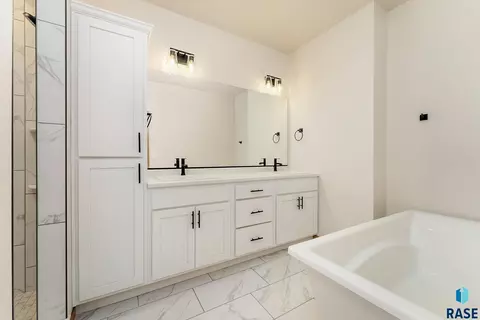 Bath - 930 E Dutch St, Tea, SD 57064 photo 1 of 4