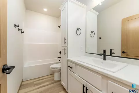 Bath - 930 E Dutch St, Tea, SD 57064 photo 4 of 4