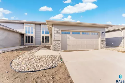 6133 S Bison Pl, Sioux Falls, SD 57108