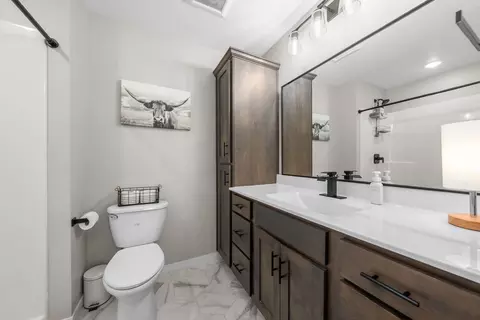 Bath - 510 N Summit Ave, Tea, SD 57064 photo 1 of 8