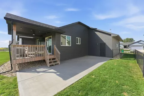Exterior - 510 N Summit Ave, Tea, SD 57064 photo 6 of 10