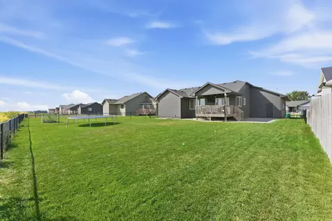 Exterior - 510 N Summit Ave, Tea, SD 57064 photo 8 of 10