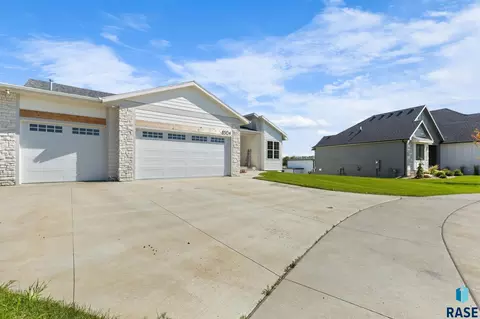 Exterior - 8304 Sheridan Cir, Sioux Falls, SD 57110 photo 3 of 8
