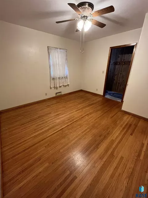 225 W Henry St, Freeman, SD 57029 photo 28