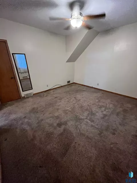 225 W Henry St, Freeman, SD 57029 photo 31