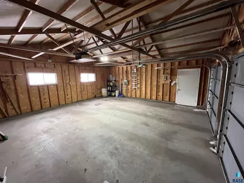 225 W Henry St, Freeman, SD 57029 photo 11