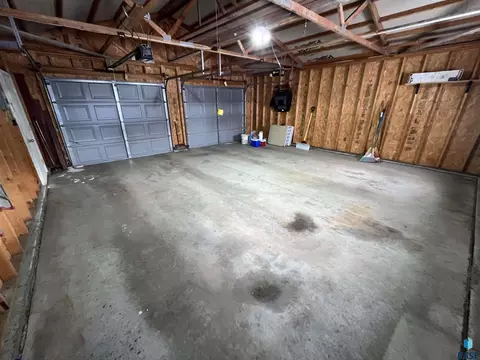 225 W Henry St, Freeman, SD 57029 photo 9
