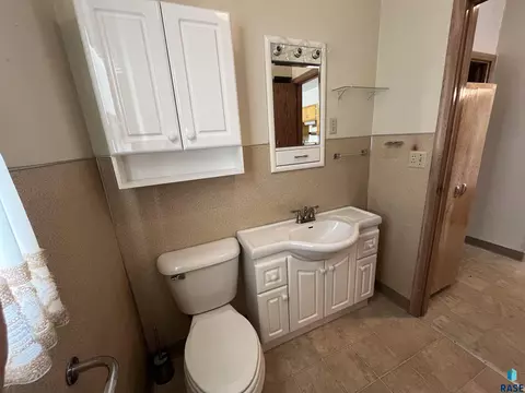 225 W Henry St, Freeman, SD 57029 photo 24