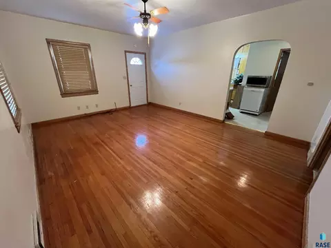 225 W Henry St, Freeman, SD 57029 photo 16
