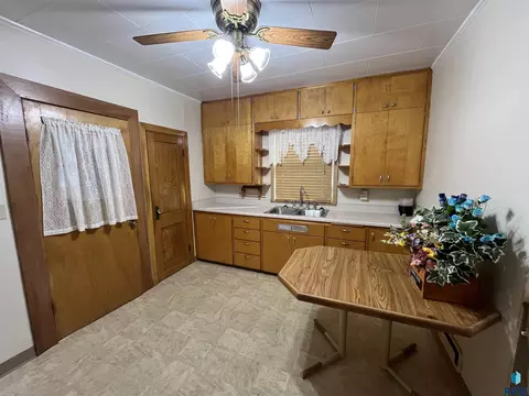 225 W Henry St, Freeman, SD 57029 photo 20