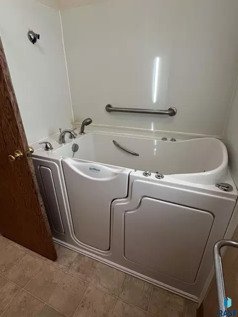 225 W Henry St, Freeman, SD 57029 photo 23