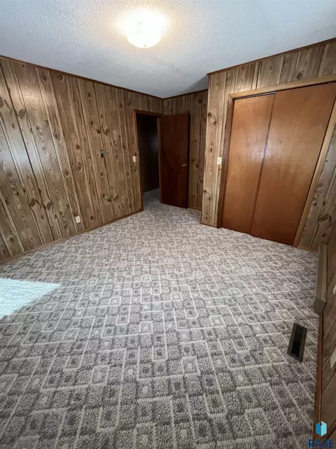 225 W Henry St, Freeman, SD 57029 photo 34