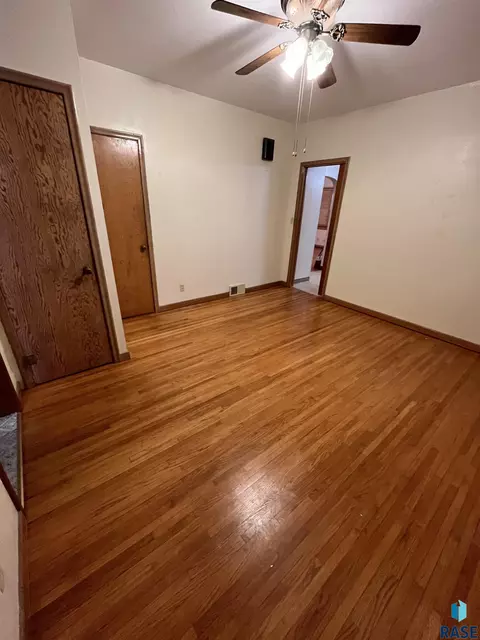 225 W Henry St, Freeman, SD 57029 photo 27