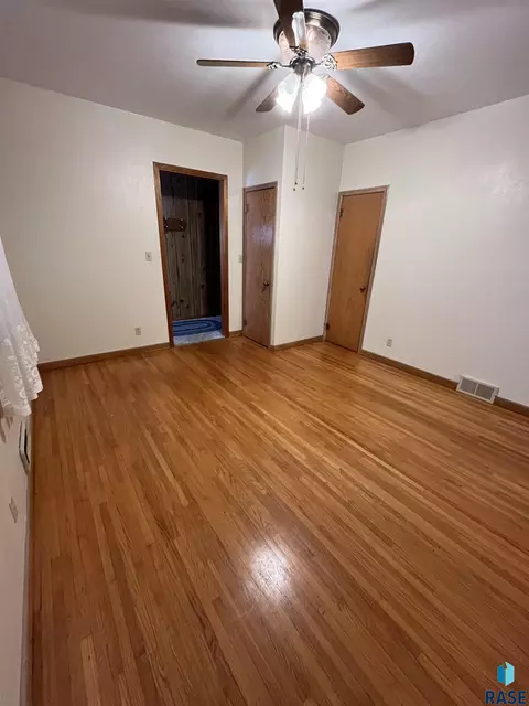 225 W Henry St, Freeman, SD 57029 photo 26