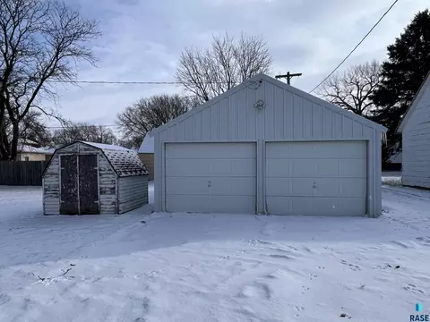 225 W Henry St, Freeman, SD 57029 photo 14
