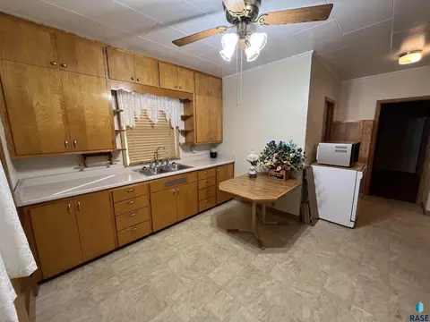 225 W Henry St, Freeman, SD 57029 photo 18