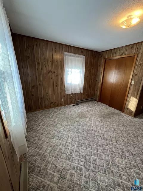225 W Henry St, Freeman, SD 57029 photo 38