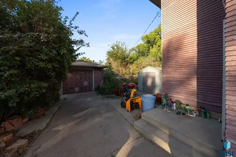 702 E 21st St, Sioux Falls, SD 57105 photo 35
