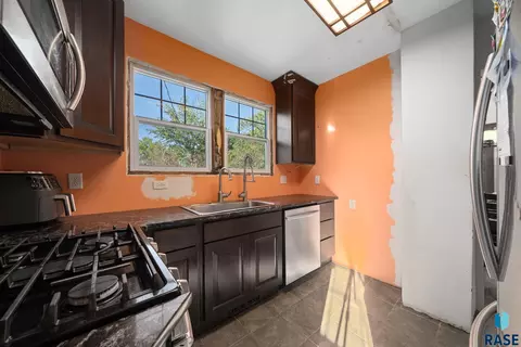702 E 21st St, Sioux Falls, SD 57105 photo 5