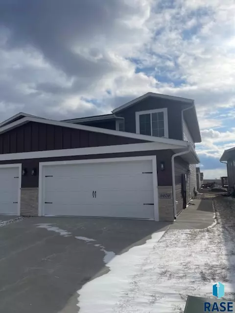 9609 W Tunis Dr, Sioux Falls, SD 57106