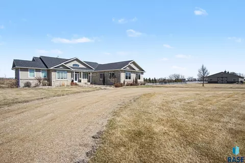 Exterior - 45054 233rd St, Madison, SD 57042 photo 7 of 7