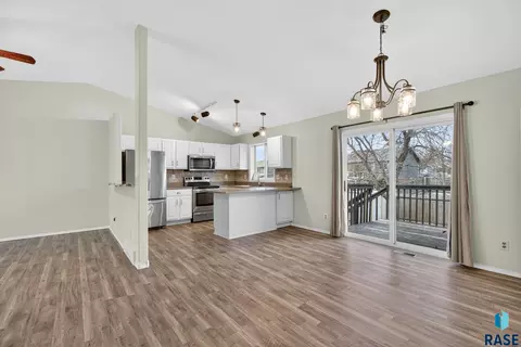 5301 S Mandy Ave, Sioux Falls, SD 57106 photo 12