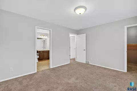 5301 S Mandy Ave, Sioux Falls, SD 57106 photo 28