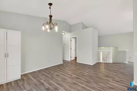 5301 S Mandy Ave, Sioux Falls, SD 57106 photo 14