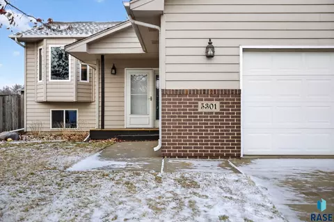 5301 S Mandy Ave, Sioux Falls, SD 57106 photo 3