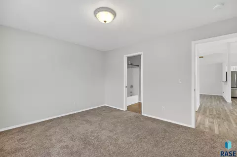 5301 S Mandy Ave, Sioux Falls, SD 57106 photo 27