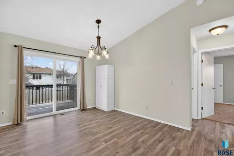 5301 S Mandy Ave, Sioux Falls, SD 57106 photo 11