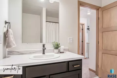 5716 E Marley Pl, Sioux Falls, SD 57108 photo 9