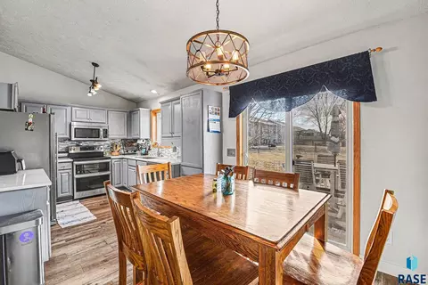815 E Ryan Dr, Tea, SD 57064 photo 4