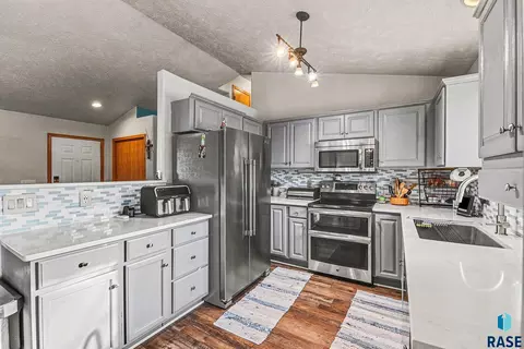 815 E Ryan Dr, Tea, SD 57064 photo 5
