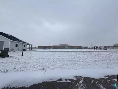 805 S Limestone Ave, Tea, SD 57064