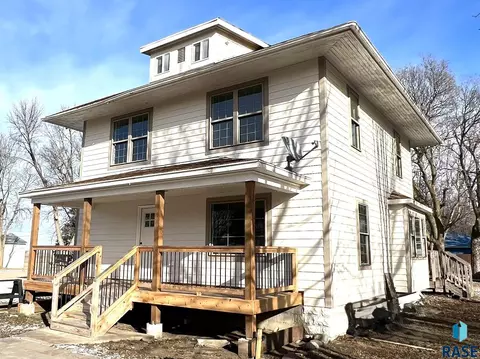 306 N Main St, Viborg, SD 57070