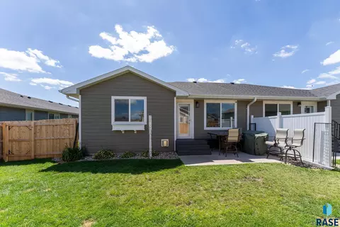 Exterior - 2710 E Sunburst Dr, Brandon, SD 57005 photo 4 of 7
