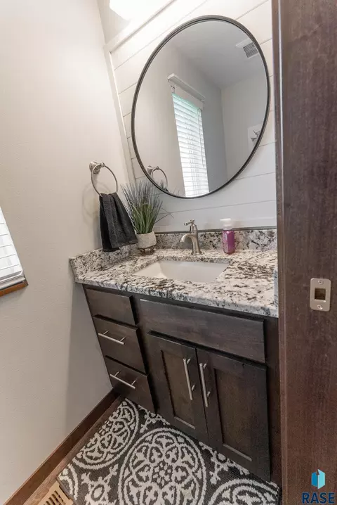Bath - 2710 E Sunburst Dr, Brandon, SD 57005 photo 4 of 4