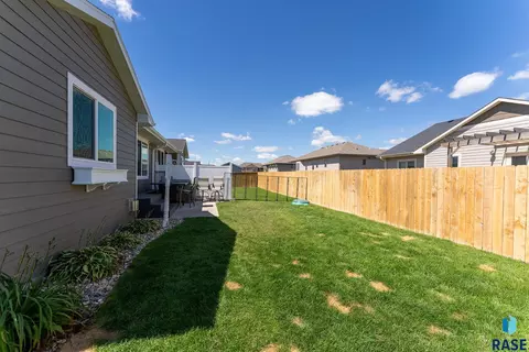 Exterior - 2710 E Sunburst Dr, Brandon, SD 57005 photo 2 of 7