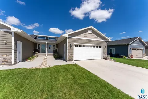 Exterior - 2710 E Sunburst Dr, Brandon, SD 57005 photo 7 of 7