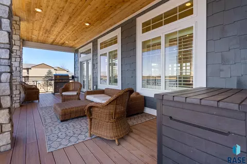 Exterior - 6000 Marrs Beach Ln, Madison, SD 57042 photo 5 of 8