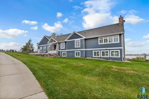 Exterior - 6000 Marrs Beach Ln, Madison, SD 57042 photo 8 of 8